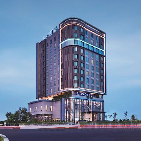 Novotel Караванг Экстерьер фото
