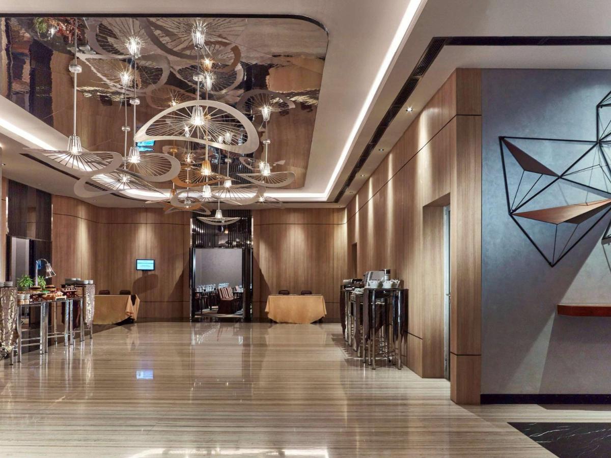 Novotel Караванг Экстерьер фото