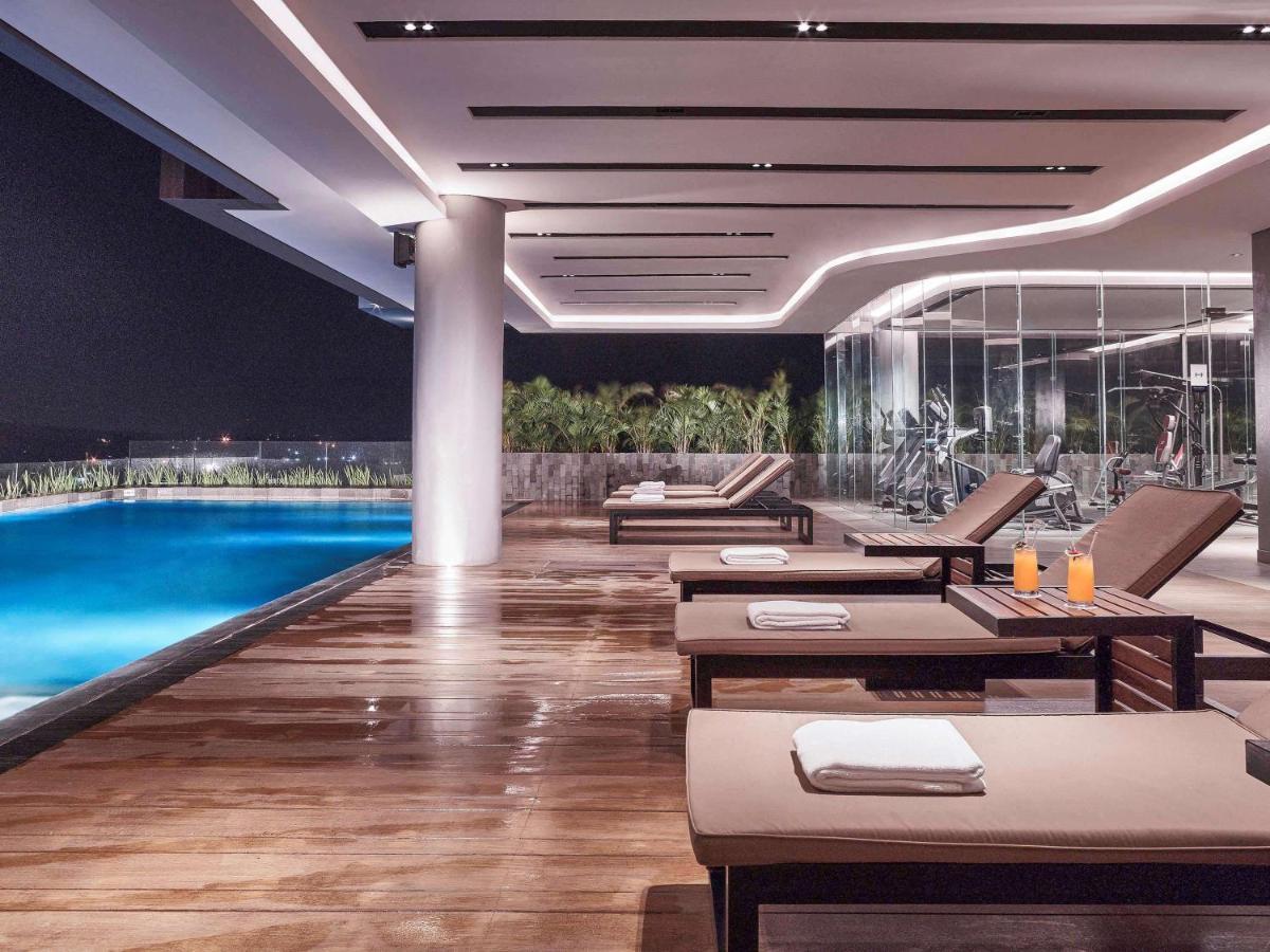 Novotel Караванг Экстерьер фото