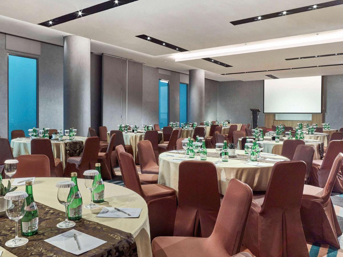 Novotel Караванг Экстерьер фото