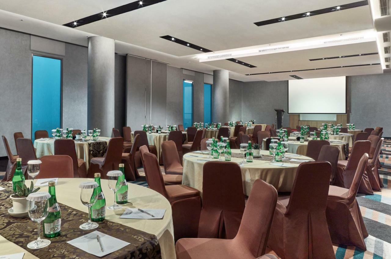 Novotel Караванг Экстерьер фото